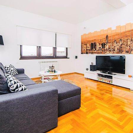 Luxury 3 Story House- Best View サラエヴォ エクステリア 写真