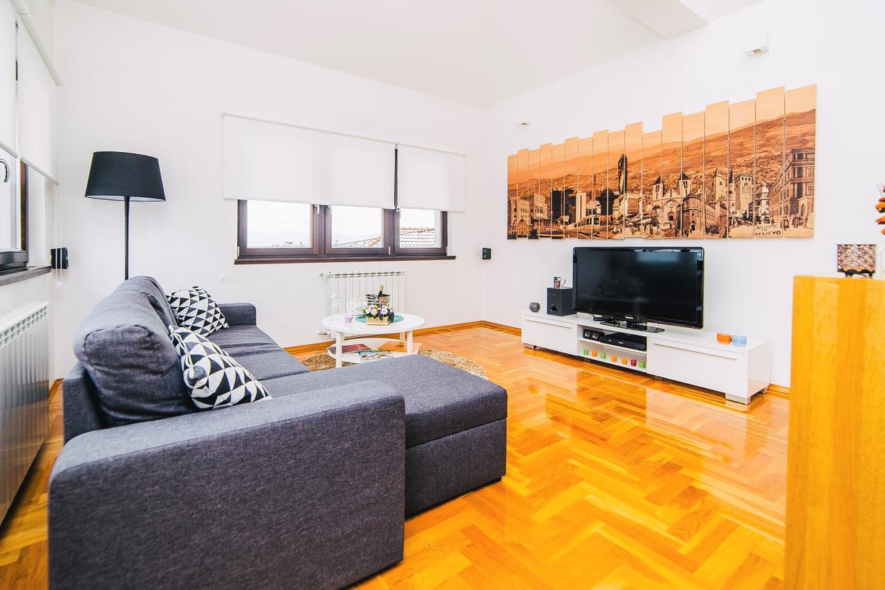 Luxury 3 Story House- Best View サラエヴォ エクステリア 写真